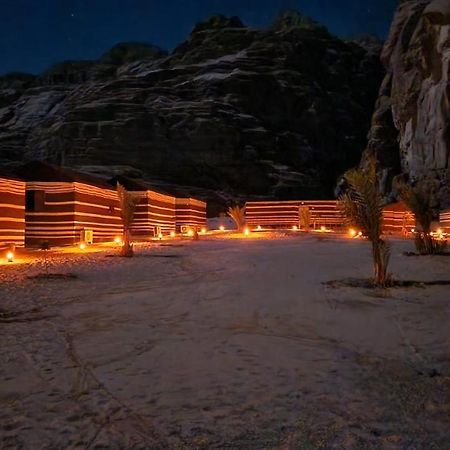 Moon Night Camp Hotel Wadi Rum Ngoại thất bức ảnh