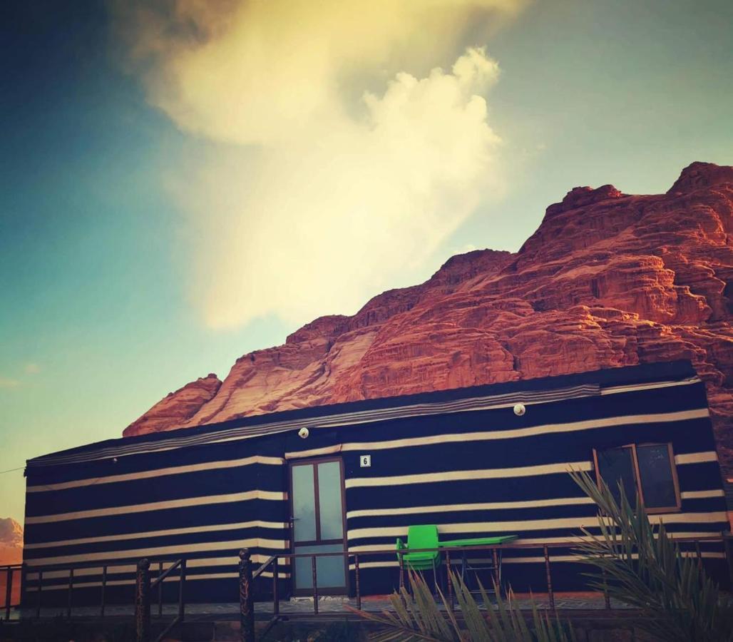 Moon Night Camp Hotel Wadi Rum Ngoại thất bức ảnh