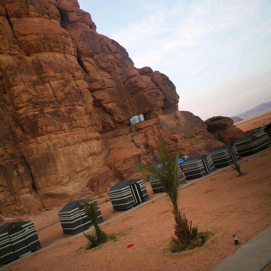 Moon Night Camp Hotel Wadi Rum Ngoại thất bức ảnh