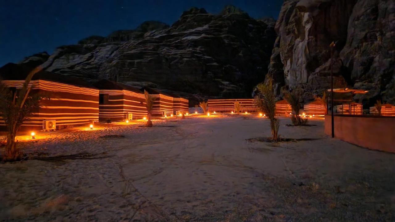 Moon Night Camp Hotel Wadi Rum Ngoại thất bức ảnh